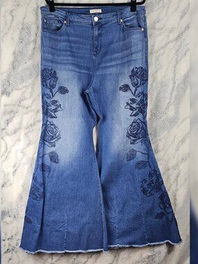 Torrid Festi 18 Tall High Rise Embroidered Super Flare Blue Jeans Floral Stretch